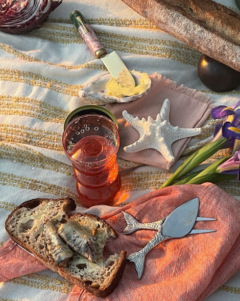 Fishy picnic